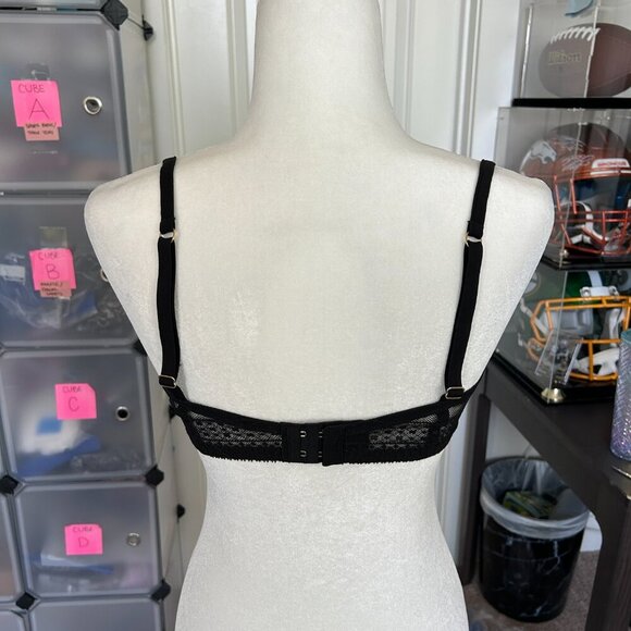 Victoria's Secret Incredible by Victoria Plunge Black Lace Bra 34DD - Picture 5 of 10